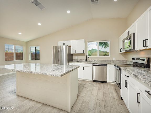 4th image of 837 S Granite Falls Dr