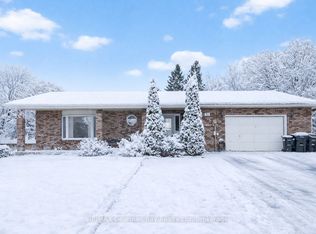 93 Edward St, Penetanguishene, ON L9M 1J3