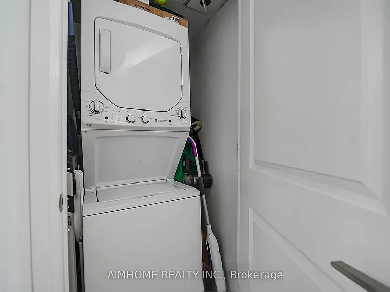 20 Meadowglen Pl #226 — Photo 18