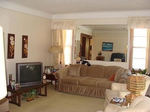 4th image of 11484 Woodview Blvd