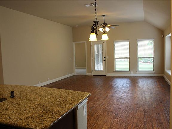 5th image of 3035 Whispering Pine Blvd