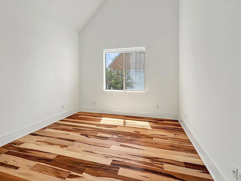 1601 Houston St #3 — Photo 17