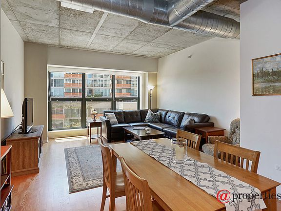 Living Room / Dining Room