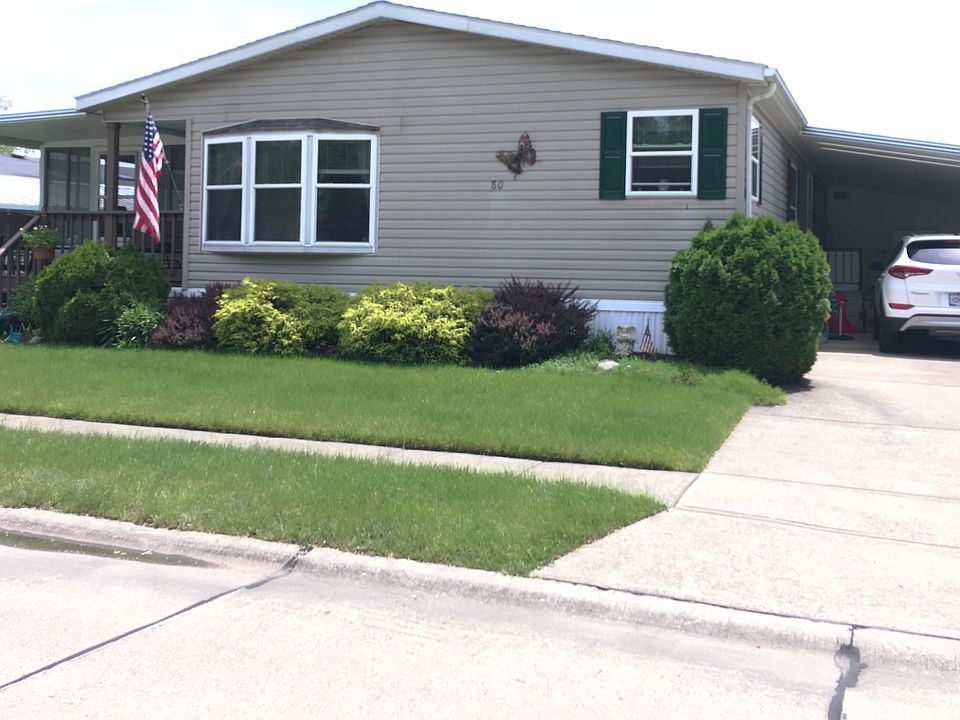 1st image of 80 Periwinkle Dr #80