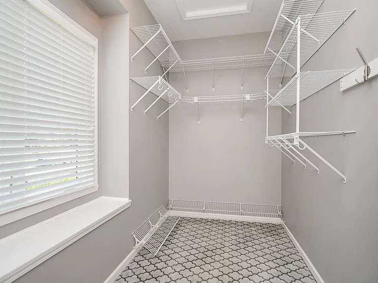 1101 Stonecreek Dr — Photo 21