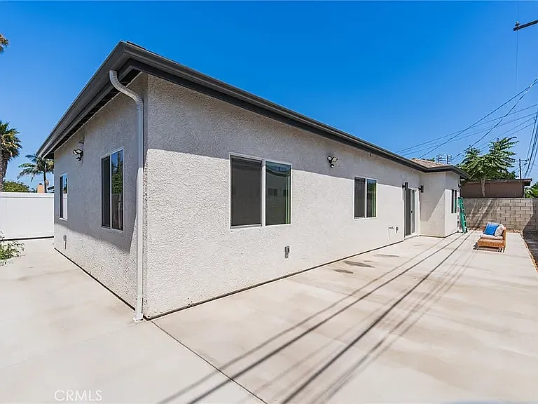 4 bed, 1060 sqft, $4,500 — Photo 4