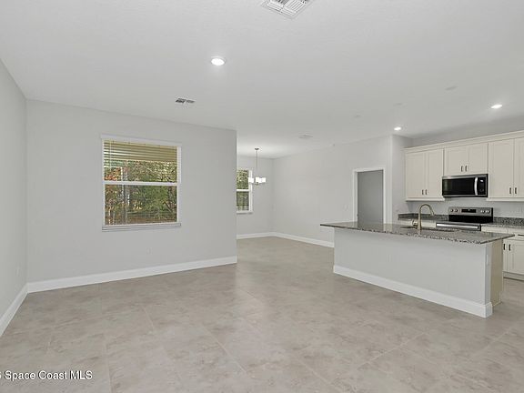 5th image of 7270 N Glenridge Cir