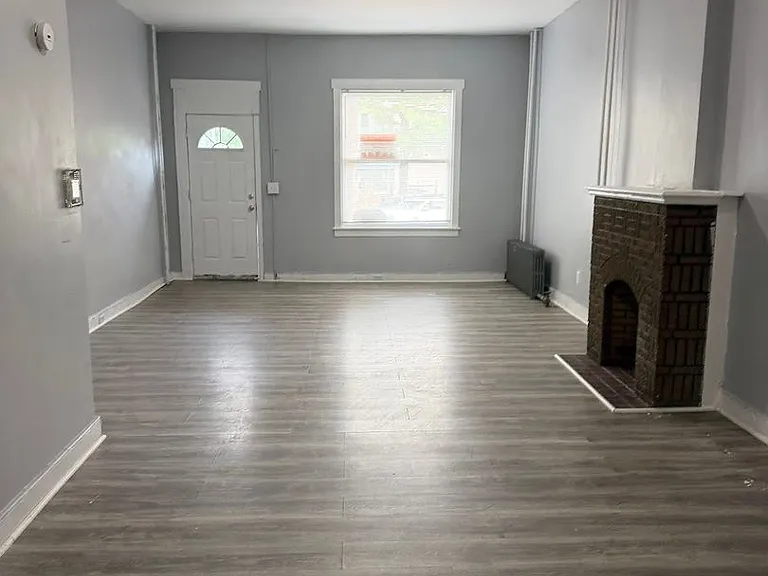 344 S 7th St — Photo 3
