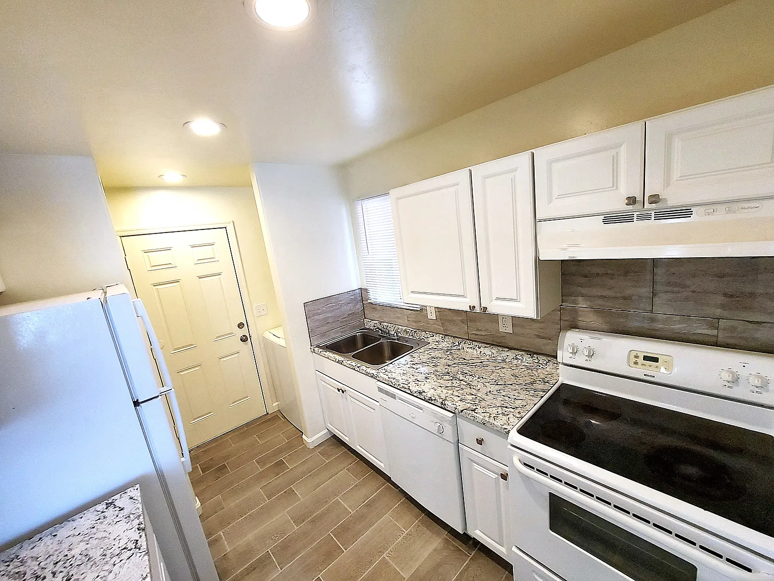 2719 N Flanwill Blvd — Photo 3