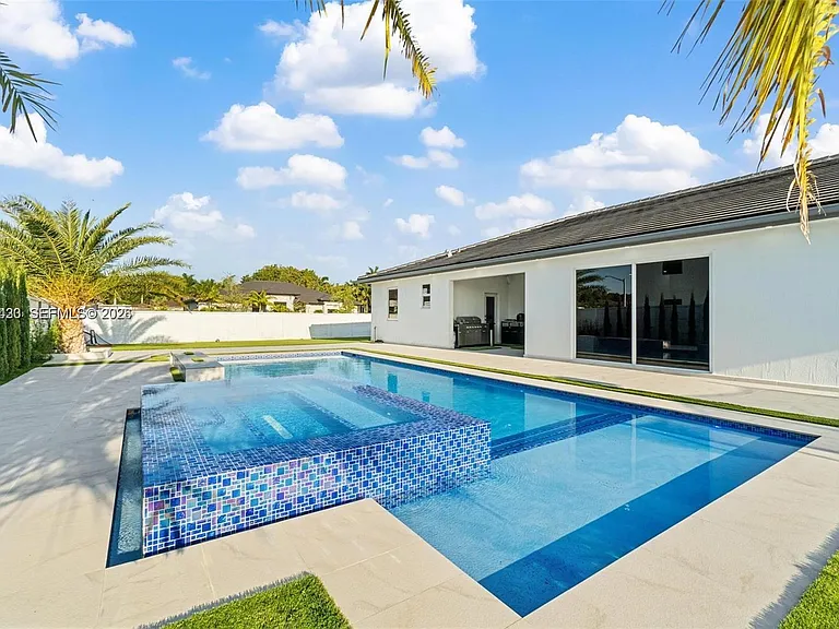 13305 SW 190th Ter — Photo 50