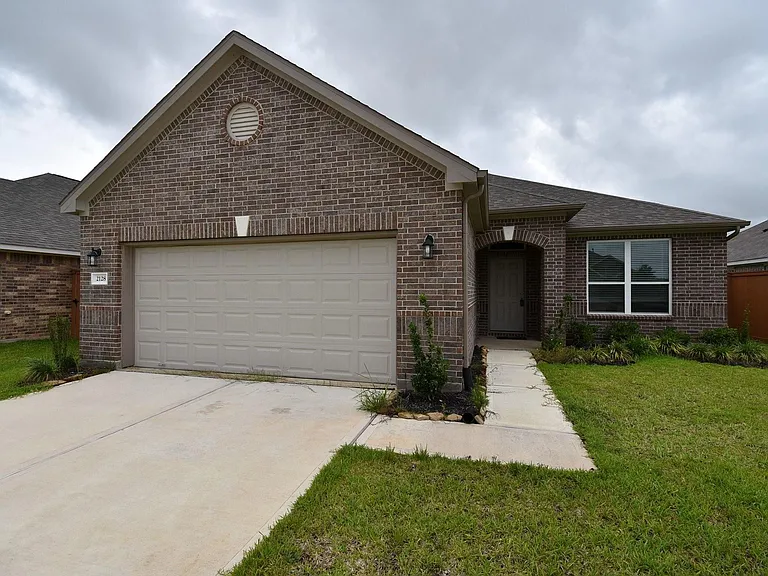 2128 Port Jackson Dr — Photo 3