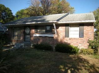 5302 Robinwood Rd, Louisville, KY 40218