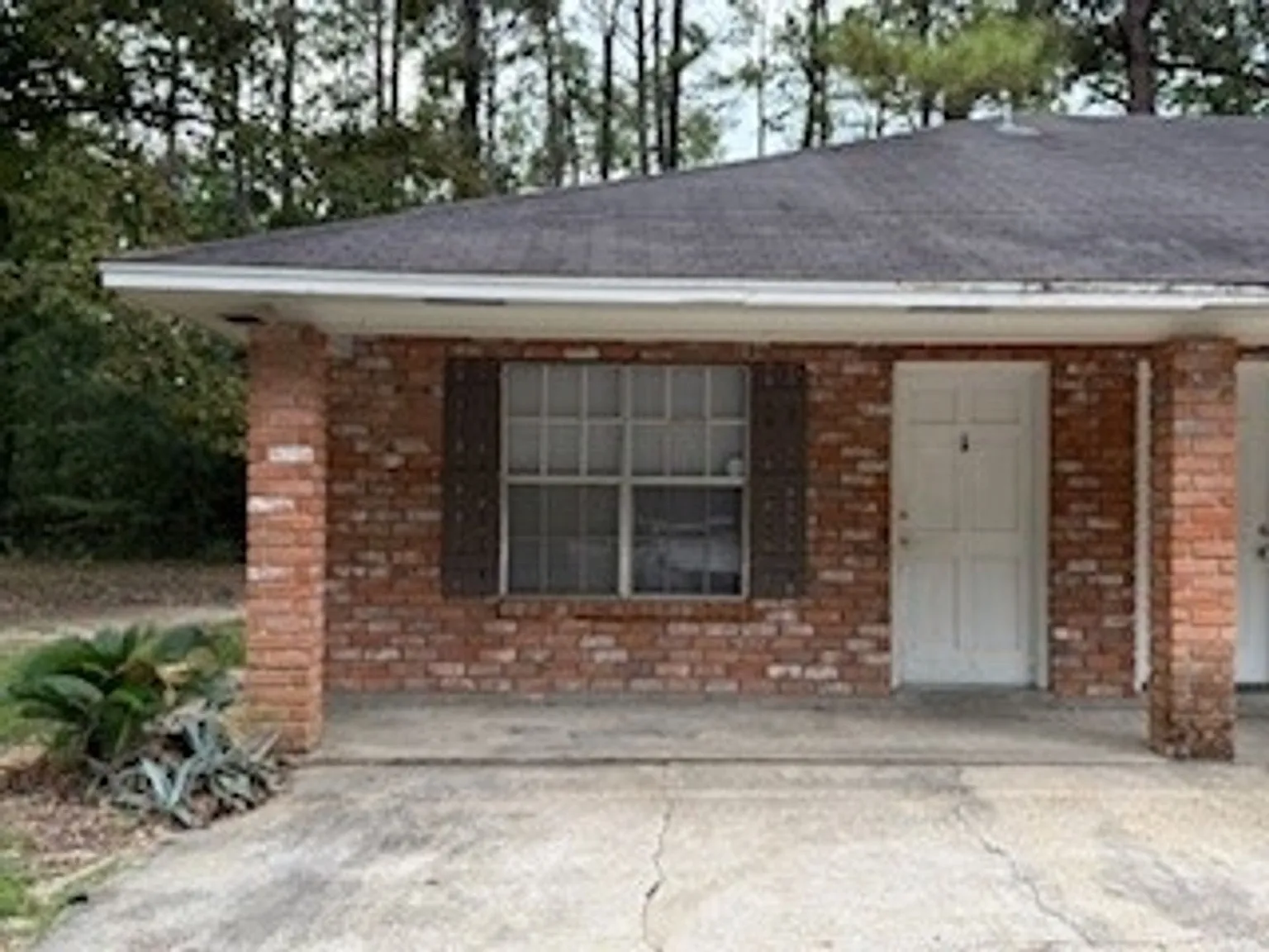 42185 Deborah Dr — Photo 1