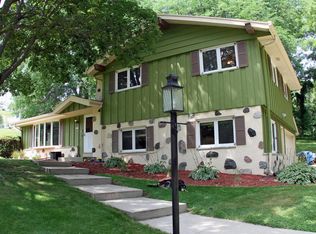 1365 Jaclyn Dr, Brookfield, WI 53045