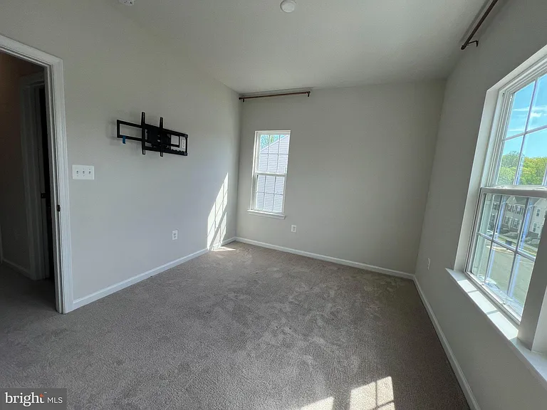 526 River Rd — Photo 37
