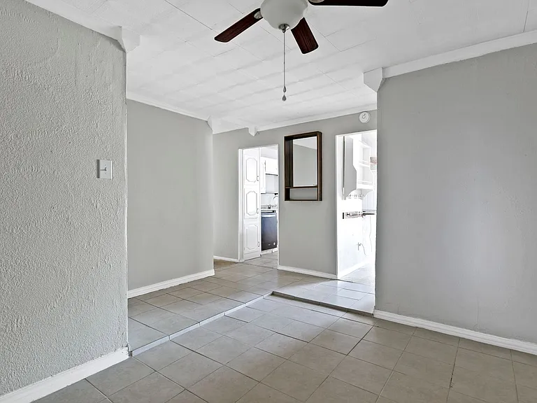6104 Kelly Elliott Rd — Photo 10