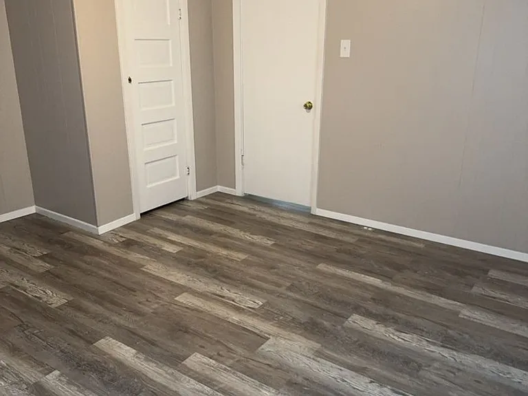 806 Robinson Ave — Photo 4