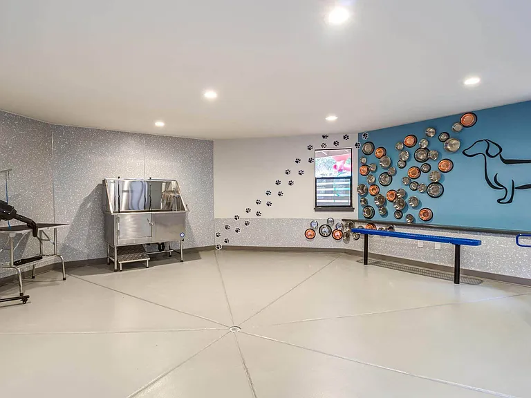 Brackett Apartments — Photo 11