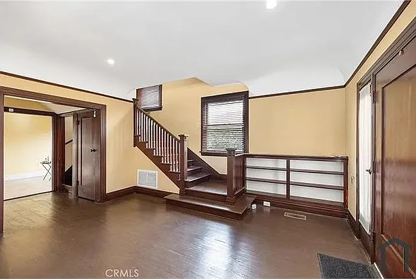 2754 Kenwood Ave — Photo 42