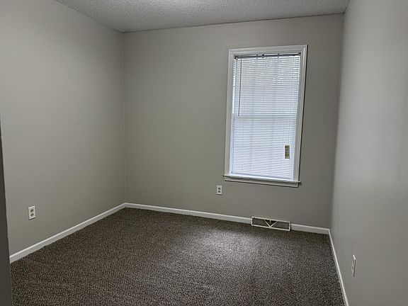 5th image of 2105 Live Oak Ln