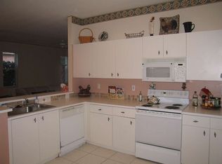 9527 Crescent View Dr N, Boynton Beach, FL 33437