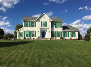 3151 Crown Pointe Dr, Stow, OH 44224