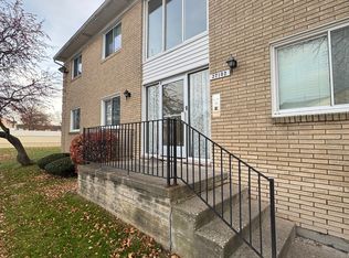 37102 Aberdeen Dr #10/42, Sterling Heights, MI
