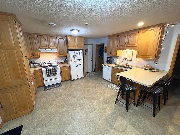 5th image of 40810 Portage Cir