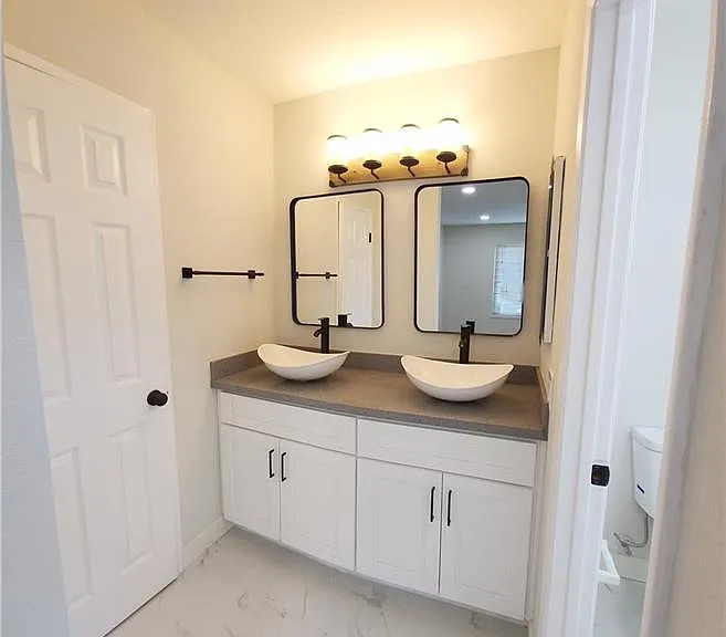 10160 Medallion Pl — Photo 12