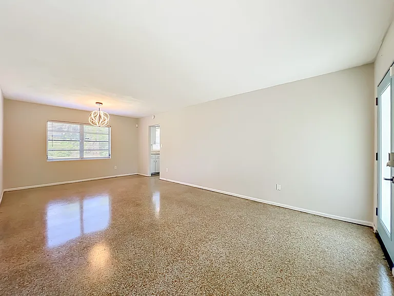 5342 Adanson St — Photo 43