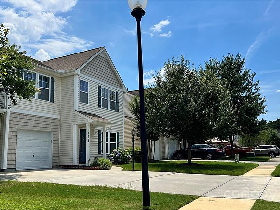 5th image of 15635 Lakepoint Forest Dr