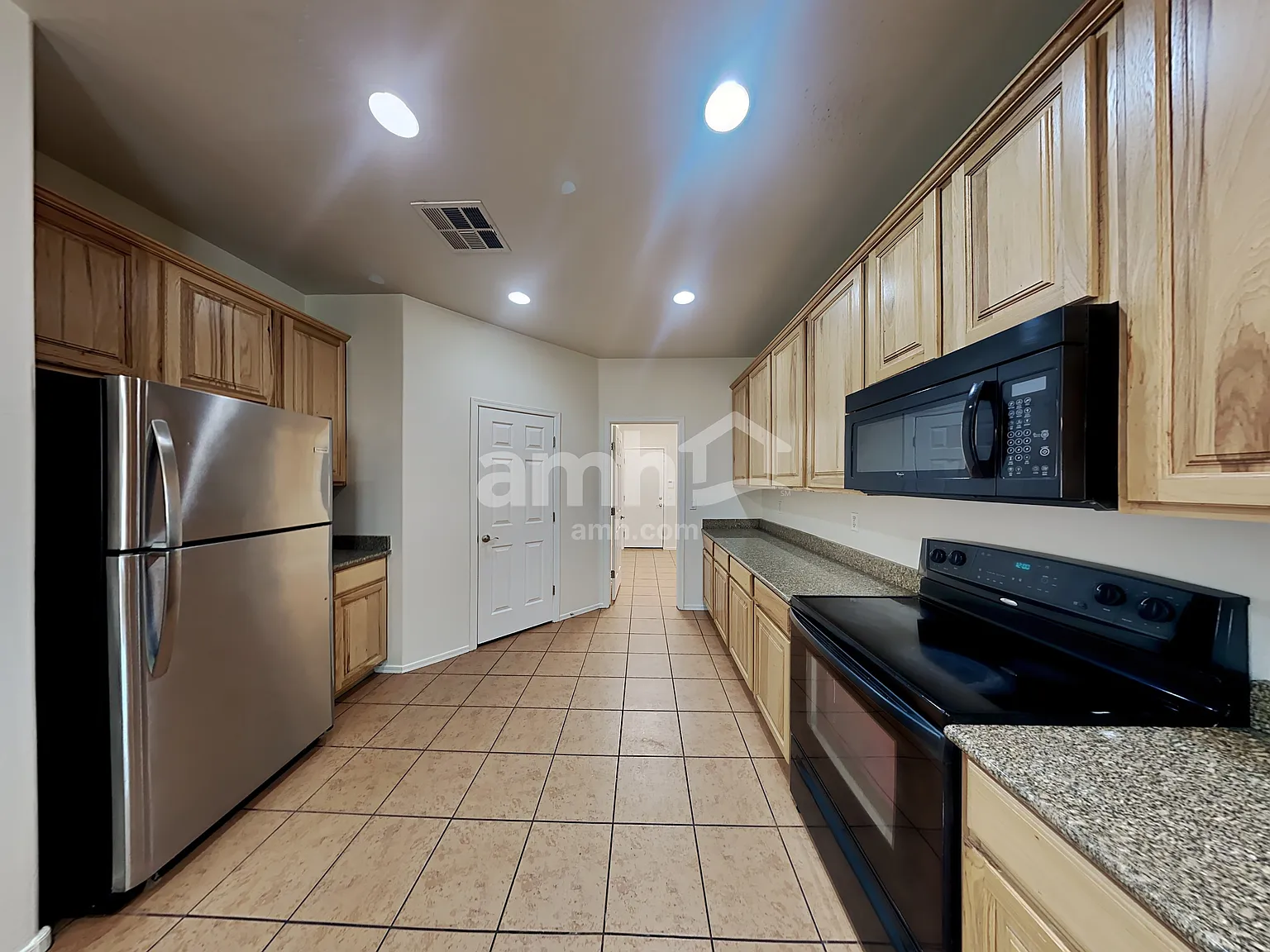 4 bed, 3.0 bath, 2477 sqft, $2,620 — Photo 3