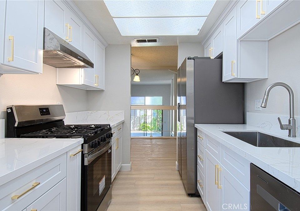 1st image of 2943 Pembroke Ct