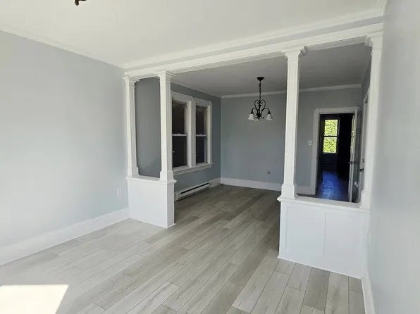 50 Montrose Avenue image 4 of 9