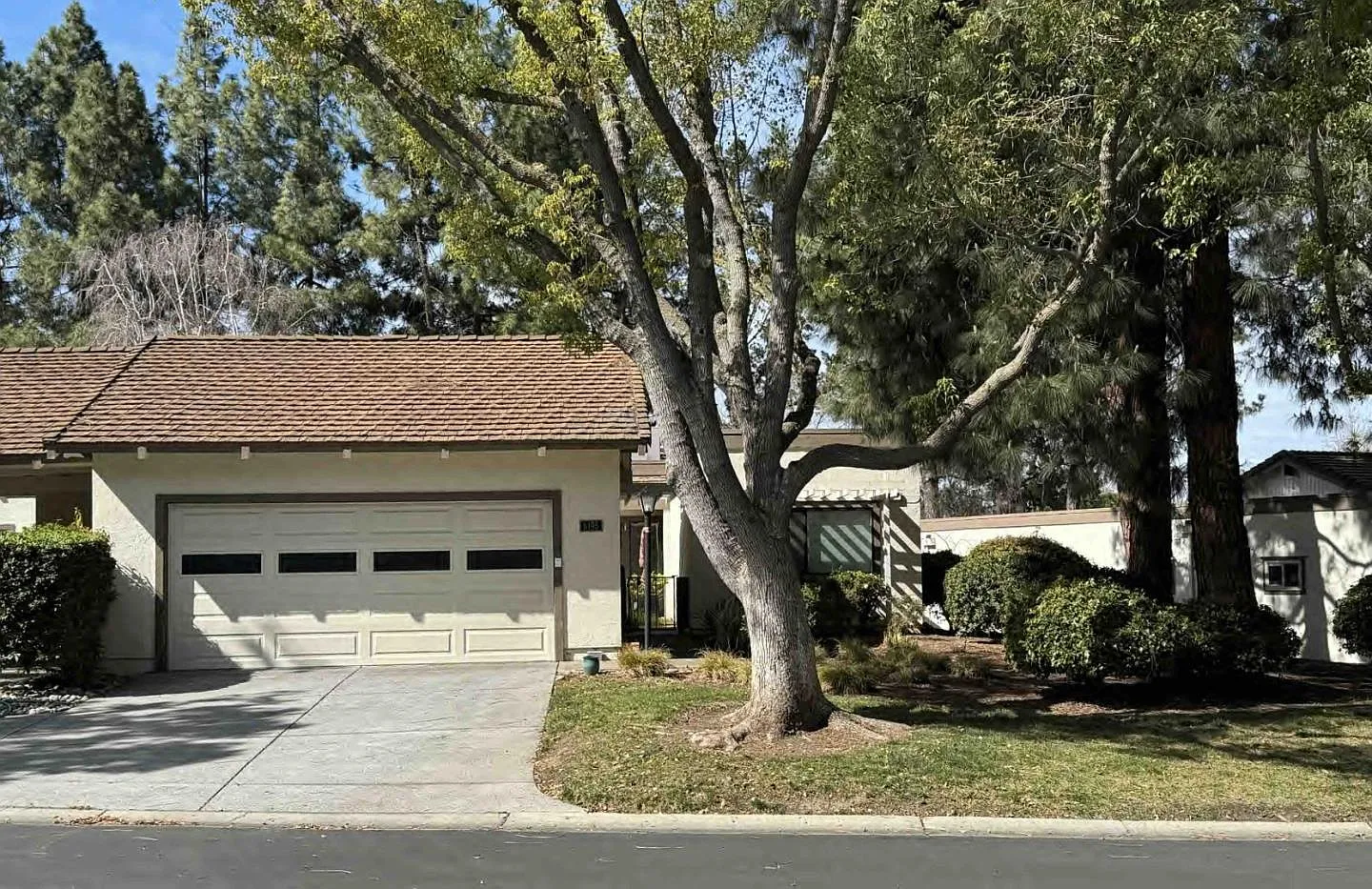 6195 Gerdts Dr photo 1