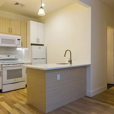 Rented by Nooklyn NYC LLC | media 30