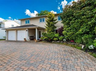 1944 Cynthia Ln, Merrick, NY 11566