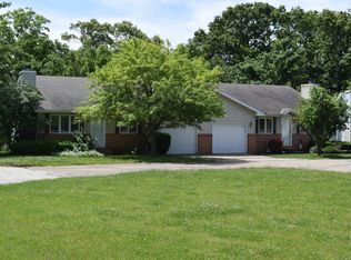 608 Woodland Knolls Rd, Metamora, IL