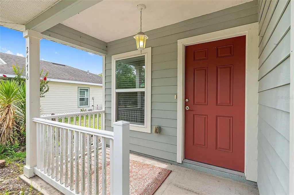 3 bed, 2.0 bath, 1177 sqft, $2,160 — Photo 3