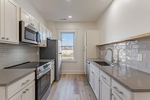5430 Detroit Ave #101 Photo 1 5430 Detroit Ave #101 Photo 1