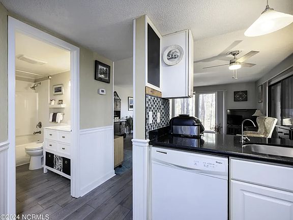 5th image of 6219 Harbourside Dr