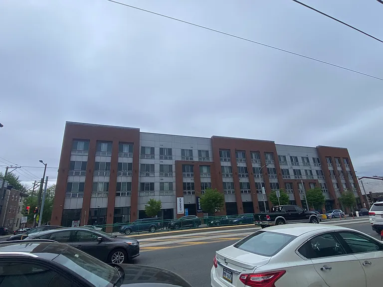 458 E Girard Ave #2R — Photo 15