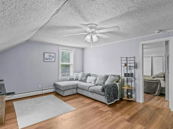 24-26 Shea Ln #24B, Pascoag, RI 02859