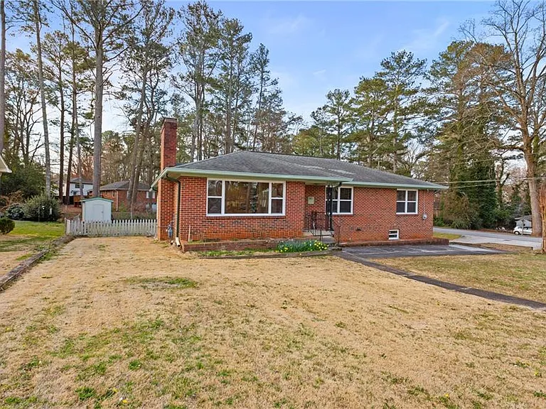 798 Bank St SE — Photo 37