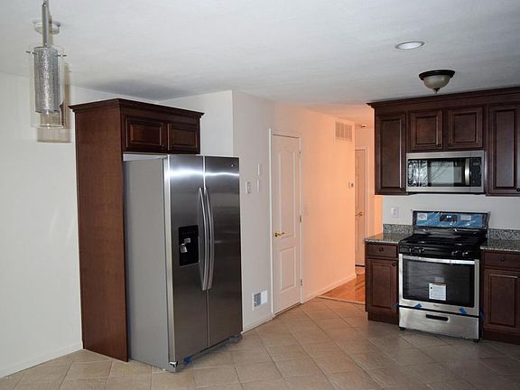 5th image of 26 Kenilworth Ave