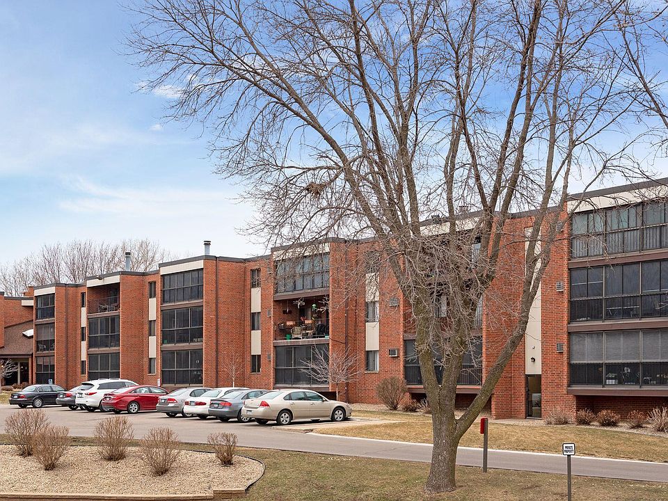 1st image of 1800 Riverwood Dr APT 203