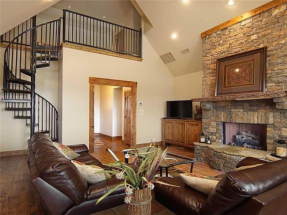 5th image of 2033 Harbor Way #303