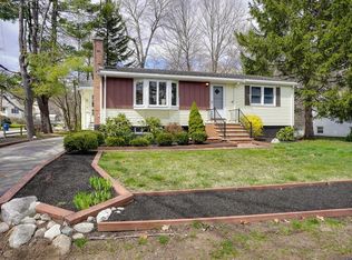 11 Glenwood St, Burlington, MA 01803