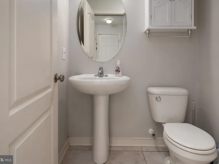 132 Pineview Ave #B — Photo 7