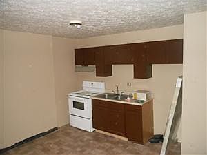 5th image of 2556 Beekman St APT 1